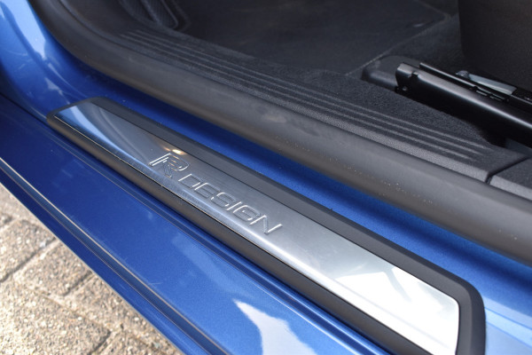 Volvo V40 T4 190PK Automaat Business Sport | PDC V/A | Cruise Control | Camera Achter | 17'' | Stoelverwarming