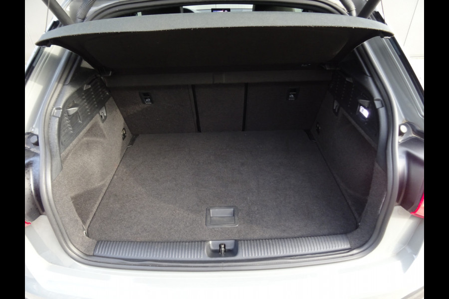 Audi Q2 1.0 TFSI Sport Edition * S-LINE * 19 INCH !!