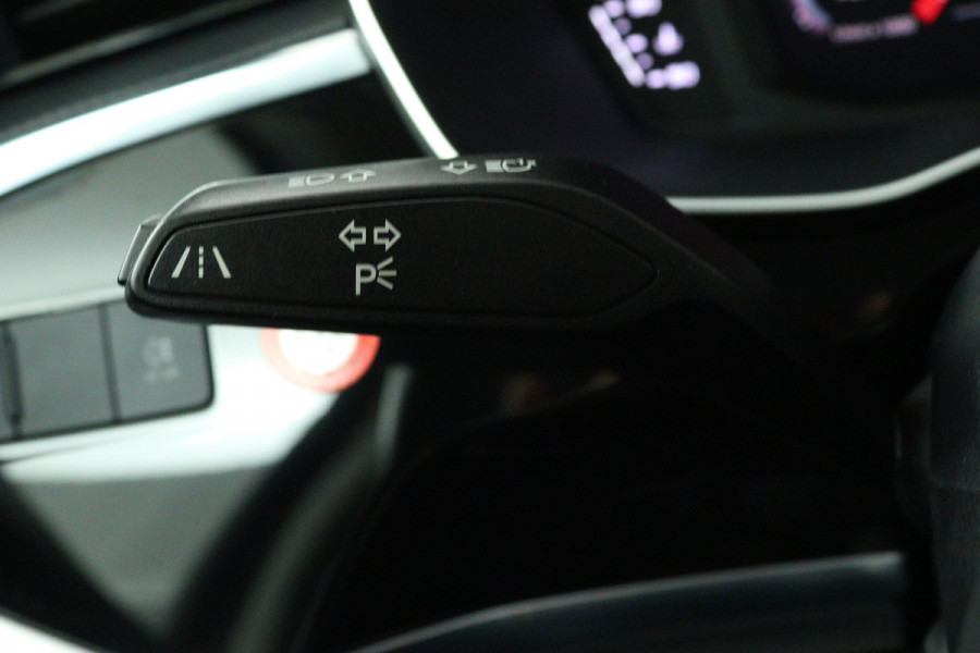 Audi Q3 35 TFSI Pro Line (STOELVERWARMING, CRUISE CONTROL, NAVIGATIE, LANE-ASSIST, PARKEERSENSOREN)