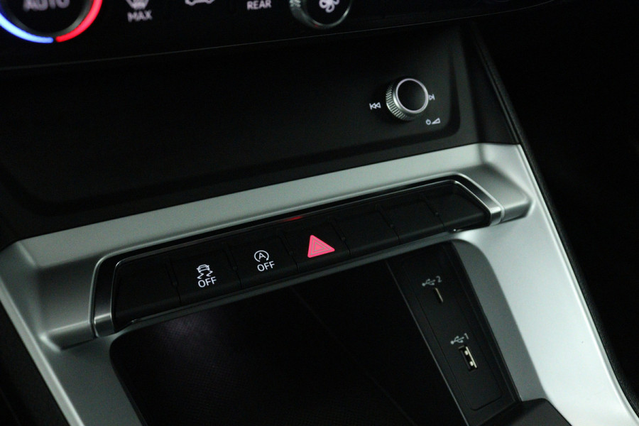 Audi Q3 35 TFSI Pro Line (STOELVERWARMING, CRUISE CONTROL, NAVIGATIE, LANE-ASSIST, PARKEERSENSOREN)