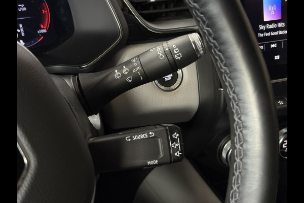 Renault Captur 1.3 TCe 155 Edition One | Groot Navi | ACC | Bose | 18" | Dodehoek | 360 | Stoel & Stuur Verwarming | 100% Renault onderhouden!