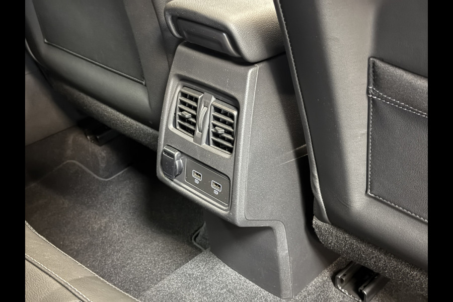 Renault Captur 1.3 TCe 155 Edition One | Groot Navi | ACC | Bose | 18" | Dodehoek | 360 | Stoel & Stuur Verwarming | 100% Renault onderhouden!