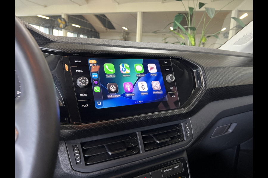 Volkswagen T-Cross 1.0 TSI Styl R-Line | Navi | ACC | Dode hoek| 17' | Carplay | PDC V+A | Stoelverwarming |