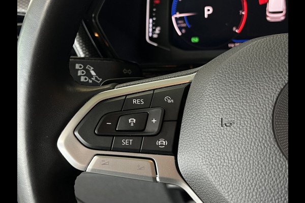 Volkswagen T-Cross 1.0 TSI Styl R-Line | Navi | ACC | Dode hoek| 17' | Carplay | PDC V+A | Stoelverwarming |