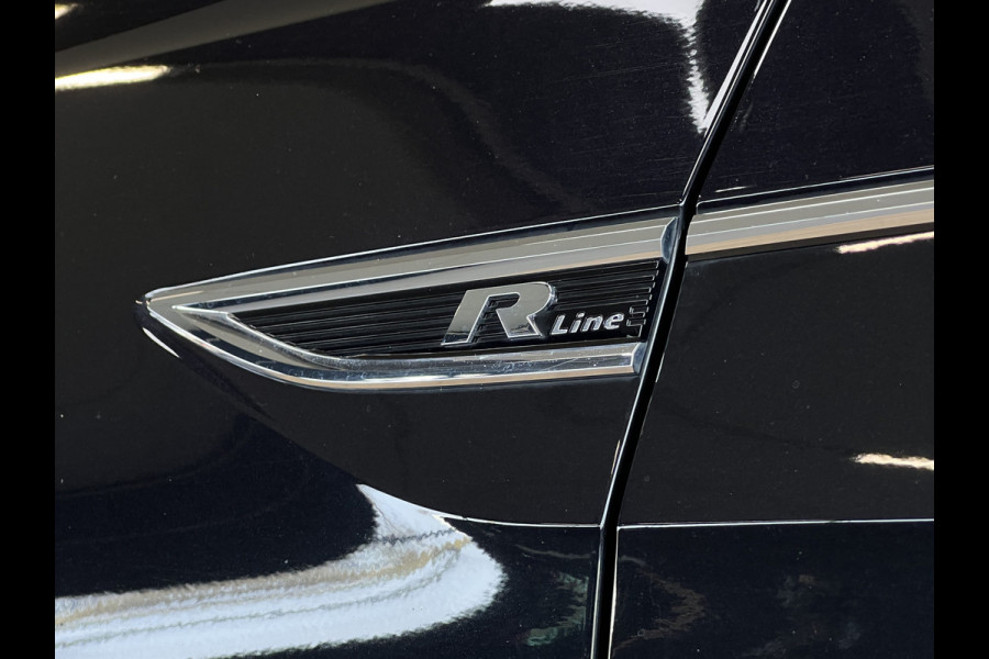 Volkswagen T-Cross 1.0 TSI Styl R-Line | Navi | ACC | Dode hoek| 17' | Carplay | PDC V+A | Stoelverwarming |