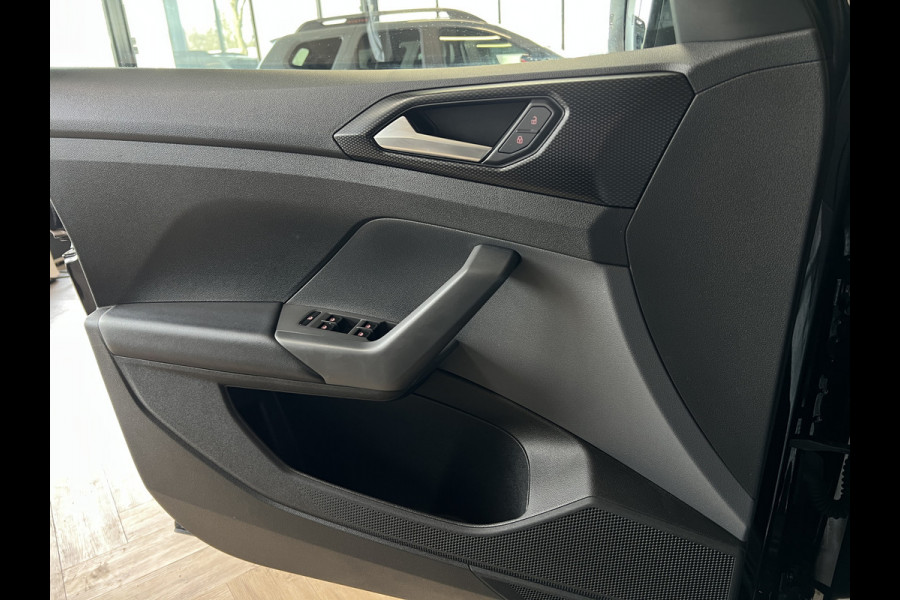 Volkswagen T-Cross 1.0 TSI Styl R-Line | Navi | ACC | Dode hoek| 17' | Carplay | PDC V+A | Stoelverwarming |