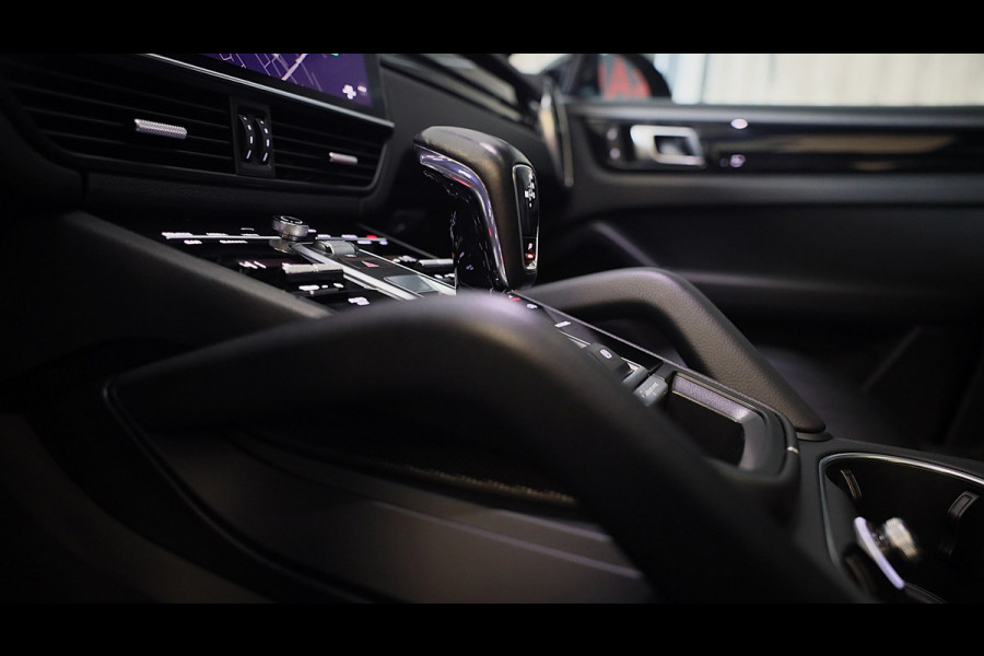 Porsche Cayenne Coupé 3.0 E-Hybrid / Cc / Sport Chrono / Leder / F1 / Panoramadak / Memory / Camera / Trekhaak / 22 Inch