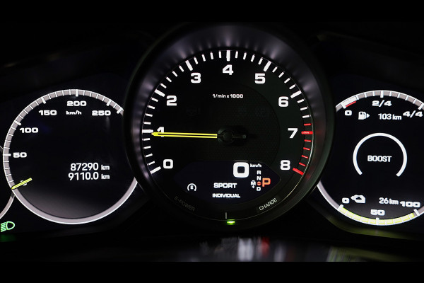 Porsche Cayenne Coupé 3.0 E-Hybrid / Cc / Sport Chrono / Leder / F1 / Panoramadak / Memory / Camera / Trekhaak / 22 Inch