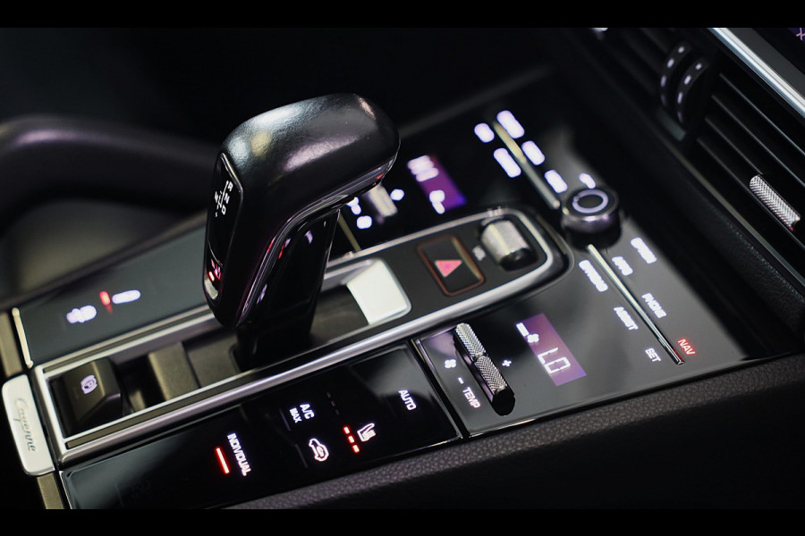 Porsche Cayenne Coupé 3.0 E-Hybrid / Cc / Sport Chrono / Leder / F1 / Panoramadak / Memory / Camera / Trekhaak / 22 Inch