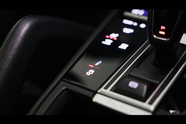 Porsche Cayenne Coupé 3.0 E-Hybrid / Cc / Sport Chrono / Leder / F1 / Panoramadak / Memory / Camera / Trekhaak / 22 Inch