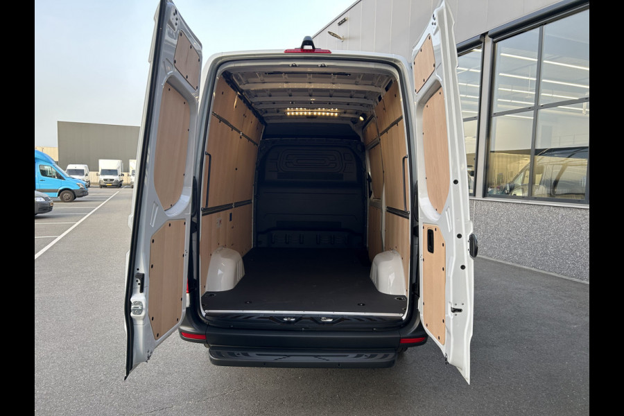Mercedes-Benz Sprinter 317 CDI L2 H2 Pro LED / MBUX / Navigatie / Camera / Parkeersensoren / Cruise control / Airco / 270 Graden achterdeuren