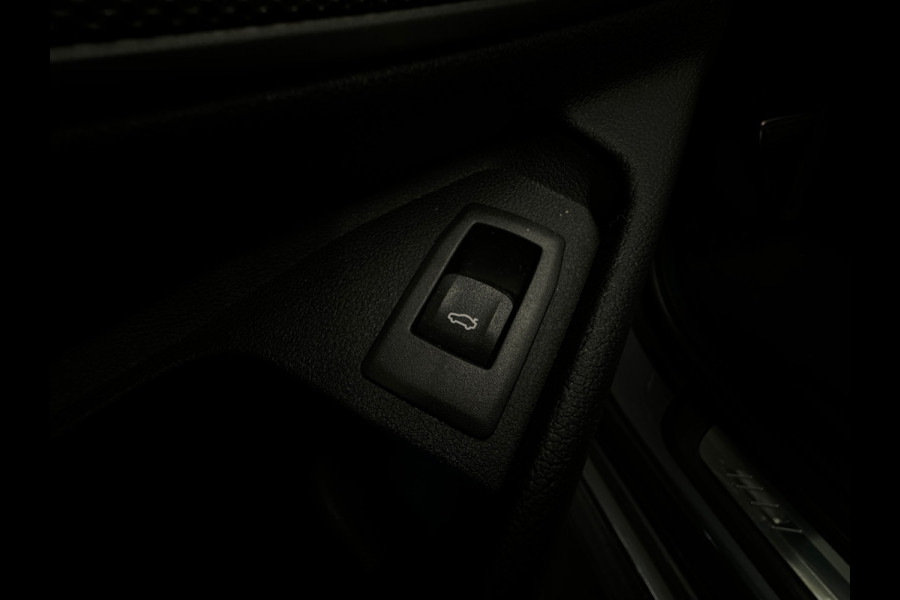 BMW 3 Serie Touring 330i High Executive Pano|HuD|H/K|Memory