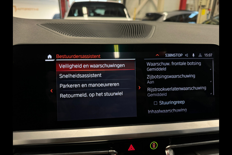 BMW 3 Serie Touring 330i High Executive Pano|HuD|H/K|Memory