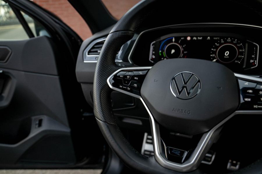 Volkswagen Tiguan 1.4 TSI eHybrid R-Line Blackstyle 360° DCC Pano