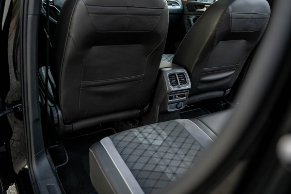 Volkswagen Tiguan 1.4 TSI eHybrid R-Line Blackstyle 360° DCC Pano