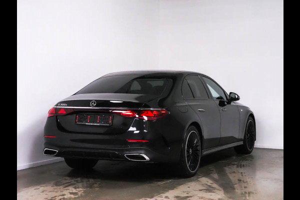 Mercedes-Benz E-Klasse 300 e AMG Plug-In Hybride AMG Line | Night Pakket | Panorama Schif-Kanteldak | MBUX Superscreen | Burmester® | 20 Inch AMG Velgen. Inclusief 24 maanden MB Certified garantie voor Europa.