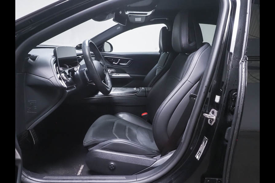 Mercedes-Benz E-Klasse 300 e AMG Plug-In Hybride AMG Line | Night Pakket | Panorama Schif-Kanteldak | MBUX Superscreen | Burmester® | 20 Inch AMG Velgen. Inclusief 24 maanden MB Certified garantie voor Europa.