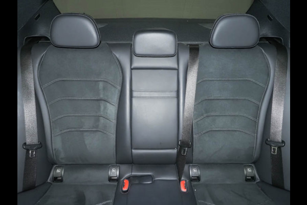Mercedes-Benz E-Klasse 300 e AMG Plug-In Hybride AMG Line | Night Pakket | Panorama Schif-Kanteldak | MBUX Superscreen | Burmester® | 20 Inch AMG Velgen. Inclusief 24 maanden MB Certified garantie voor Europa.