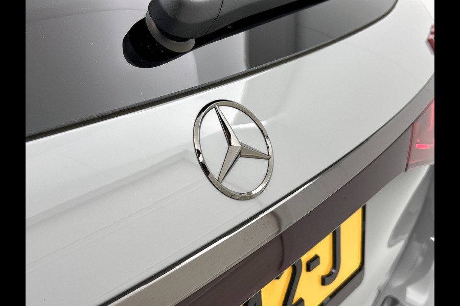 Mercedes-Benz E-Klasse Estate Mercedes-AMG 53 4MATIC+ Night Pakket 1+2 | Panoramadak | 21 Inch AMG Velgen | Burmester® | Trekhaak | AMG Real Performance Sound. Inclusief 24 maanden MB Certified garantie voor Europa.