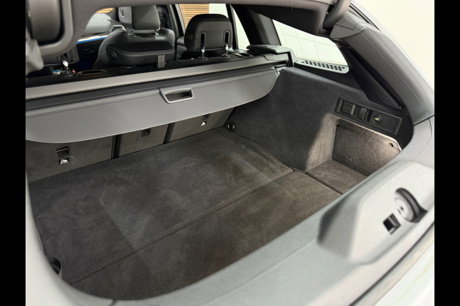BMW 3 Serie Touring 320e Sportline | Pano | Leder | Laser | Shadow Line | Trekhaak elektr. | 18 inch | Stoelverwarming