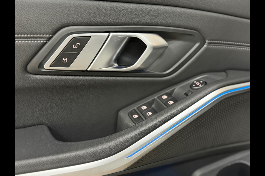 BMW 3 Serie Touring 320e Sportline | Pano | Leder | Laser | Shadow Line | Trekhaak elektr. | 18 inch | Stoelverwarming