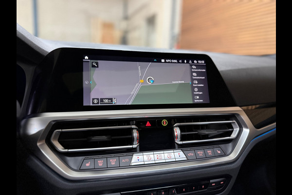 BMW 3 Serie Touring 320e Sportline | Pano | Leder | Laser | Shadow Line | Trekhaak elektr. | 18 inch | Stoelverwarming