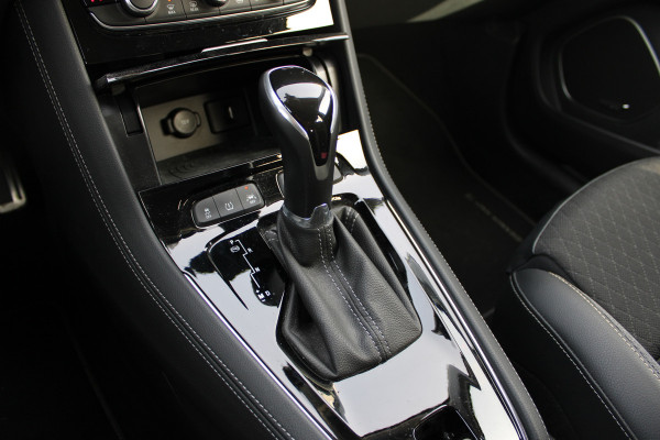 Opel Grandland X 1.6 Turbo Ultimate | Trekhaak | BLIS | Carplay | Navigatie | Trekhaak |