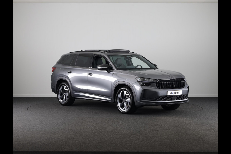 Škoda Kodiaq 1.5 TSI PHEV Sportline Business 204 pk Automaat (DSG) | Verlengde garantie | Navigatie | Panoramadak | Trekhaak (wegklapbaar) | Parkeersensoren | Achteruitrijcamera | Stoelverwarming v/a |