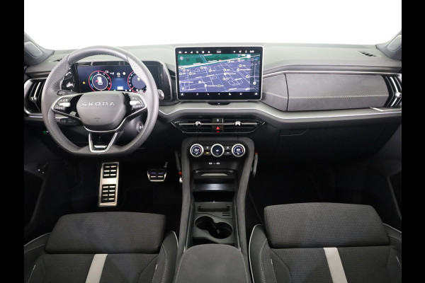 Škoda Kodiaq 1.5 TSI PHEV Sportline Business 204 pk Automaat (DSG) | Verlengde garantie | Navigatie | Panoramadak | Trekhaak (wegklapbaar) | Parkeersensoren | Achteruitrijcamera | Stoelverwarming v/a |