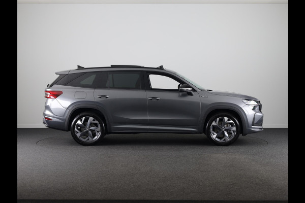 Škoda Kodiaq 1.5 TSI PHEV Sportline Business 204 pk Automaat (DSG) | Verlengde garantie | Navigatie | Panoramadak | Trekhaak (wegklapbaar) | Parkeersensoren | Achteruitrijcamera | Stoelverwarming v/a |