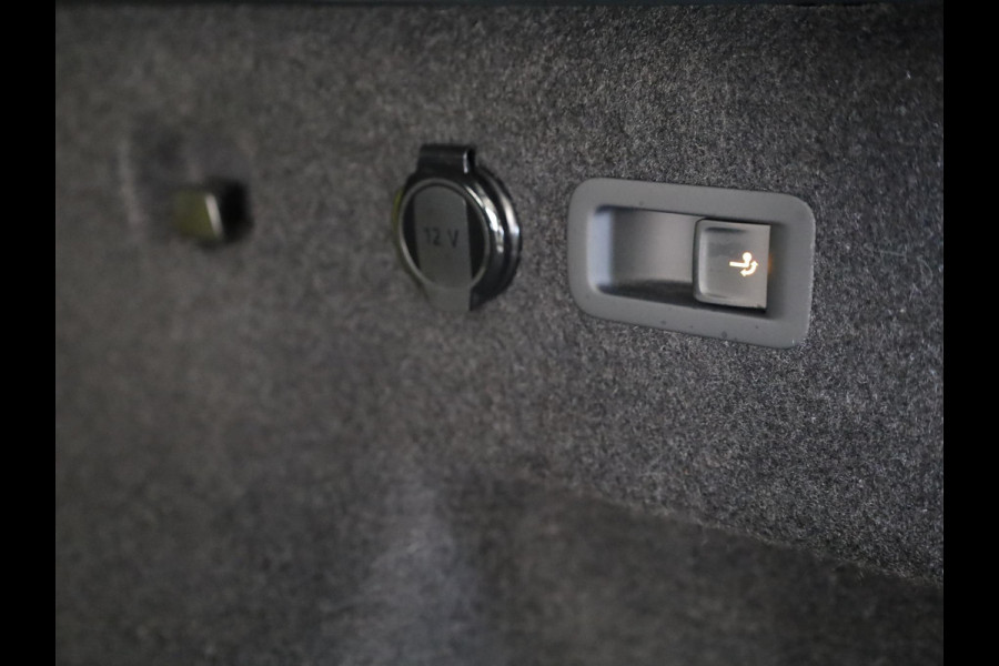 Škoda Kodiaq 1.5 TSI PHEV Sportline Business 204 pk Automaat (DSG) | Verlengde garantie | Navigatie | Panoramadak | Trekhaak (wegklapbaar) | Parkeersensoren | Achteruitrijcamera | Stoelverwarming v/a |