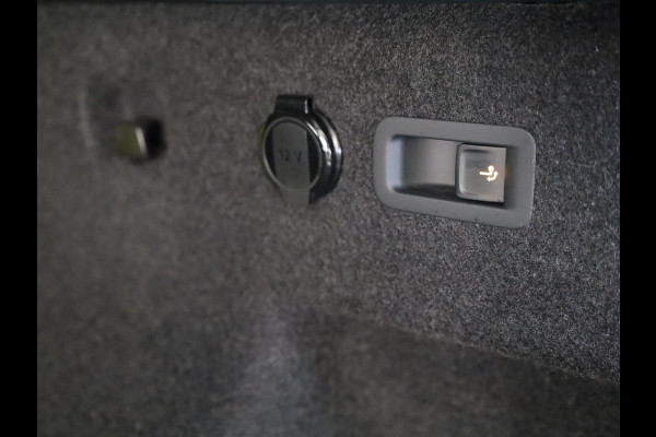 Škoda Kodiaq 1.5 TSI PHEV Sportline Business 204 pk Automaat (DSG) | Verlengde garantie | Navigatie | Panoramadak | Trekhaak (wegklapbaar) | Parkeersensoren | Achteruitrijcamera | Stoelverwarming v/a |