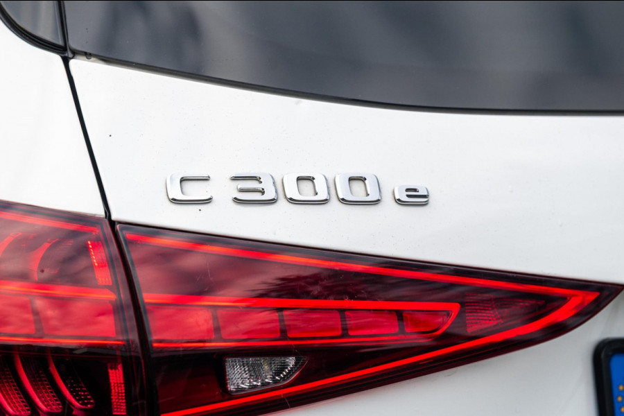 Mercedes-Benz C-Klasse Estate 300 e Luxury Line i phev I Leder I Carplay I Digital Light I AMG I Dealeronderhouden I
