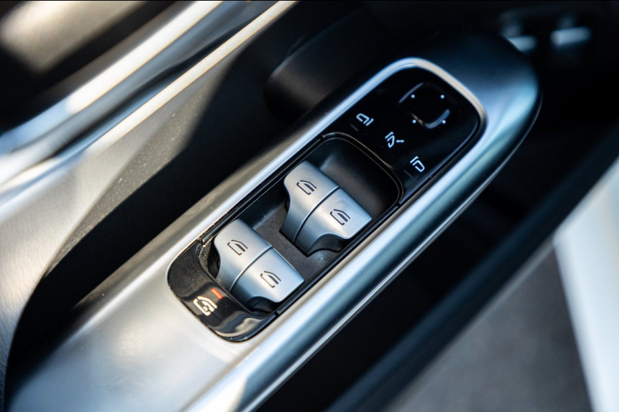 Mercedes-Benz C-Klasse Estate 300 e Luxury Line i phev I Leder I Carplay I Digital Light I AMG I Dealeronderhouden I