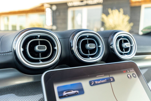 Mercedes-Benz C-Klasse Estate 300 e Luxury Line i phev I Leder I Carplay I Digital Light I AMG I Dealeronderhouden I
