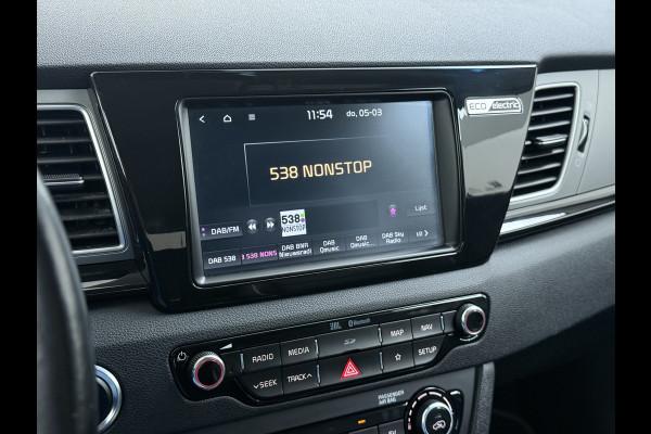 Kia e-Niro ExecutiveLine 64kWh SOH 100% Leder Warmtepomp Elek.Stoel+Memory JBL®-Audio Pdc Navi Ecc Camera Apple Carplay Android Auto Stoelverwarming+Koeling Stuurverwarming Lmv Privacy Glas DAB Vess Lane Assist Blind Spot Origineel Nederlandse Auto Dealeronderhouden