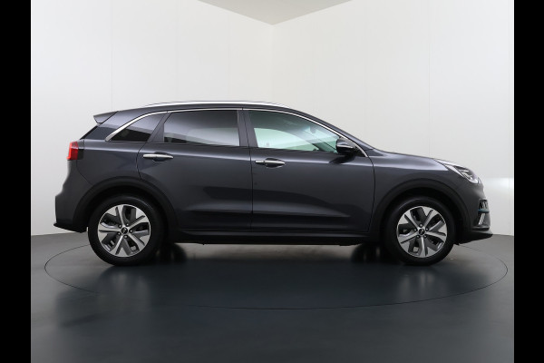 Kia e-Niro ExecutiveLine 64kWh SOH 100% Leder Warmtepomp Elek.Stoel+Memory JBL®-Audio Pdc Navi Ecc Camera Apple Carplay Android Auto Stoelverwarming+Koeling Stuurverwarming Lmv Privacy Glas DAB Vess Lane Assist Blind Spot Origineel Nederlandse Auto Dealeronderhouden