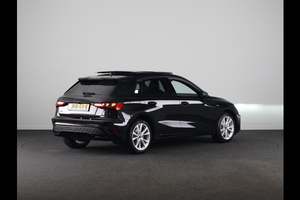 Audi A3 Sportback 40 TFSI e S edition 204 pk S-tronic | Verlengde garantie | Navigatie | Panoramadak | Parkeersensoren (Park assist) | Achteruitrijcamera | Stoelverwarming | S-Line |