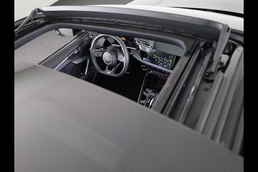 Audi A3 Sportback 40 TFSI e S edition 204 pk S-tronic | Verlengde garantie | Navigatie | Panoramadak | Parkeersensoren (Park assist) | Achteruitrijcamera | Stoelverwarming | S-Line |