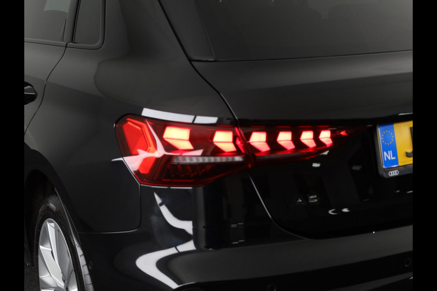 Audi A3 Sportback 40 TFSI e S edition 204 pk S-tronic | Verlengde garantie | Navigatie | Panoramadak | Parkeersensoren (Park assist) | Achteruitrijcamera | Stoelverwarming | S-Line |