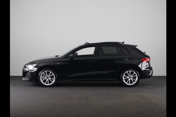 Audi A3 Sportback 40 TFSI e S edition 204 pk S-tronic | Verlengde garantie | Navigatie | Panoramadak | Parkeersensoren (Park assist) | Achteruitrijcamera | Stoelverwarming | S-Line |
