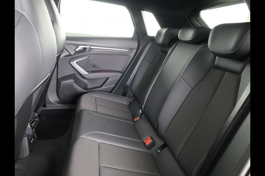 Audi A3 Sportback 40 TFSI e S edition 204 pk S-tronic | Verlengde garantie | Navigatie | Panoramadak | Parkeersensoren (Park assist) | Achteruitrijcamera | Stoelverwarming | S-Line |