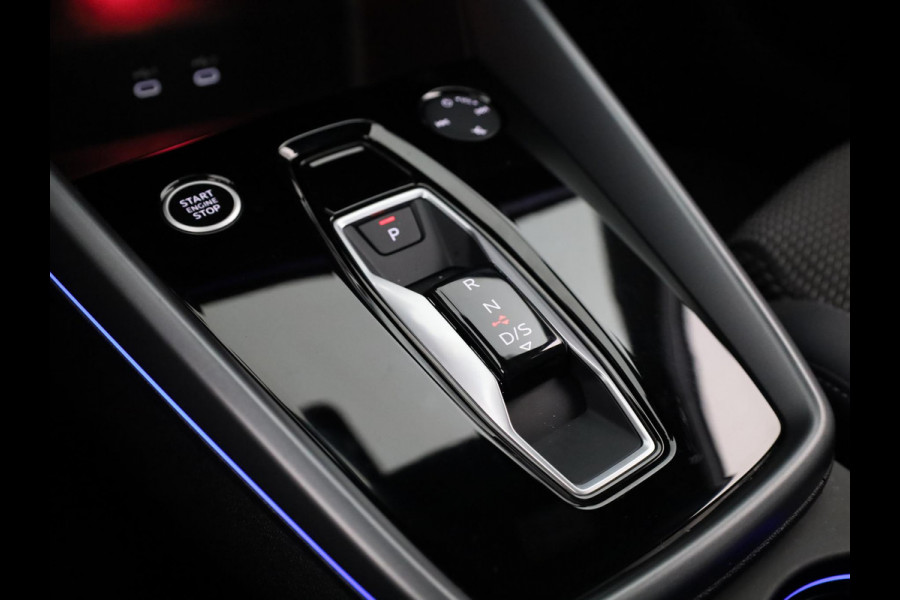 Audi A3 Sportback 40 TFSI e S edition 204 pk S-tronic | Verlengde garantie | Navigatie | Panoramadak | Parkeersensoren (Park assist) | Achteruitrijcamera | Stoelverwarming | S-Line |