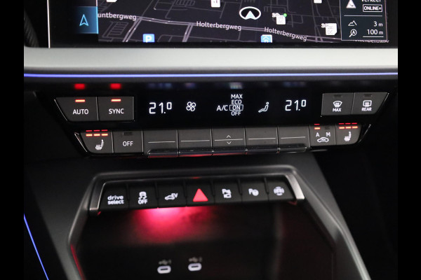 Audi A3 Sportback 40 TFSI e S edition 204 pk S-tronic | Verlengde garantie | Navigatie | Panoramadak | Parkeersensoren (Park assist) | Achteruitrijcamera | Stoelverwarming | S-Line |