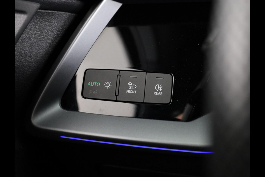 Audi A3 Sportback 40 TFSI e S edition 204 pk S-tronic | Verlengde garantie | Navigatie | Panoramadak | Parkeersensoren (Park assist) | Achteruitrijcamera | Stoelverwarming | S-Line |