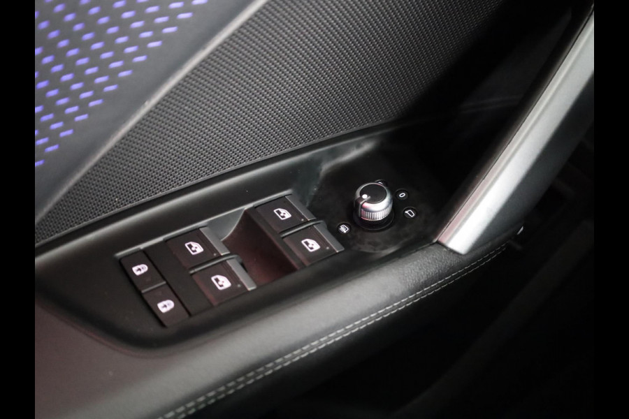 Audi A3 Sportback 40 TFSI e S edition 204 pk S-tronic | Verlengde garantie | Navigatie | Panoramadak | Parkeersensoren (Park assist) | Achteruitrijcamera | Stoelverwarming | S-Line |