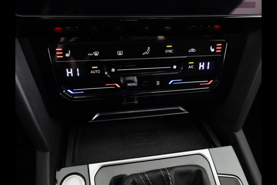 Volkswagen Arteon 1.4 TSI eHybrid R-Line Business 218 pk Automaat (DSG) | Navigatie | Panoramadak | Trekhaak (wegklapbaar) | Parkeersensoren (Park assist) | Rondomzicht camera | Lederen bekleding | Stoelverwarming v/a | R-Line |