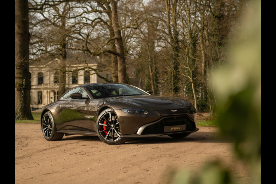 Aston Martin Vantage 4.0 V8 | Carbon pack ext + int | Véél alcantara | Kopi Bronze