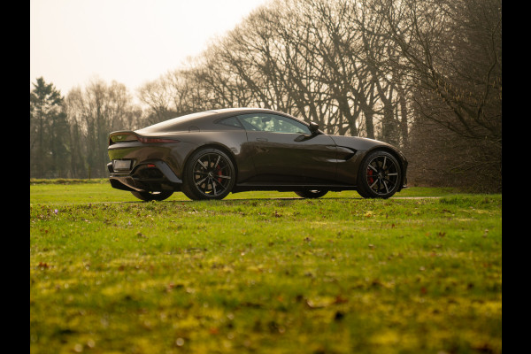 Aston Martin Vantage 4.0 V8 | Carbon pack ext + int | Véél alcantara | Kopi Bronze