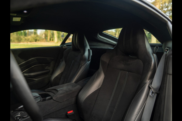 Aston Martin Vantage 4.0 V8 | Carbon pack ext + int | Véél alcantara | Kopi Bronze